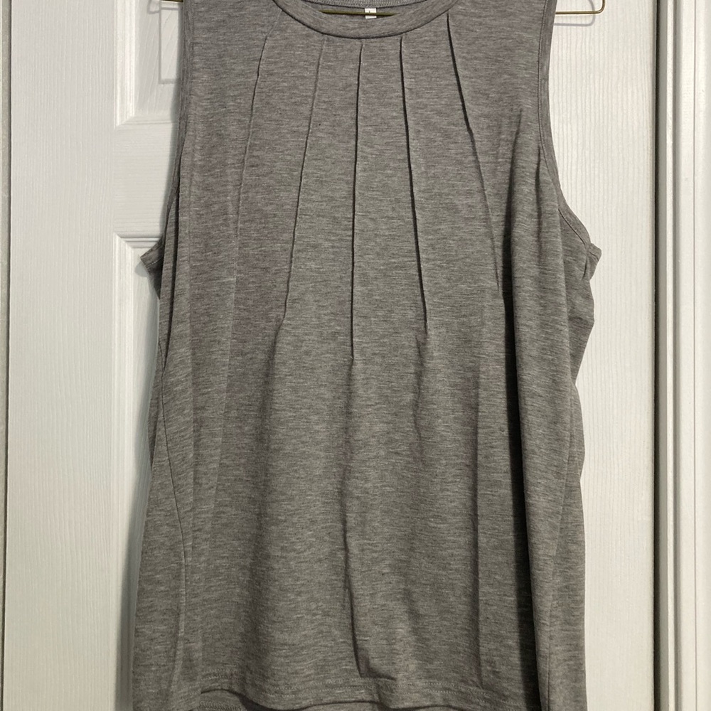 Elegant Gray Pleated Women's Tank Top